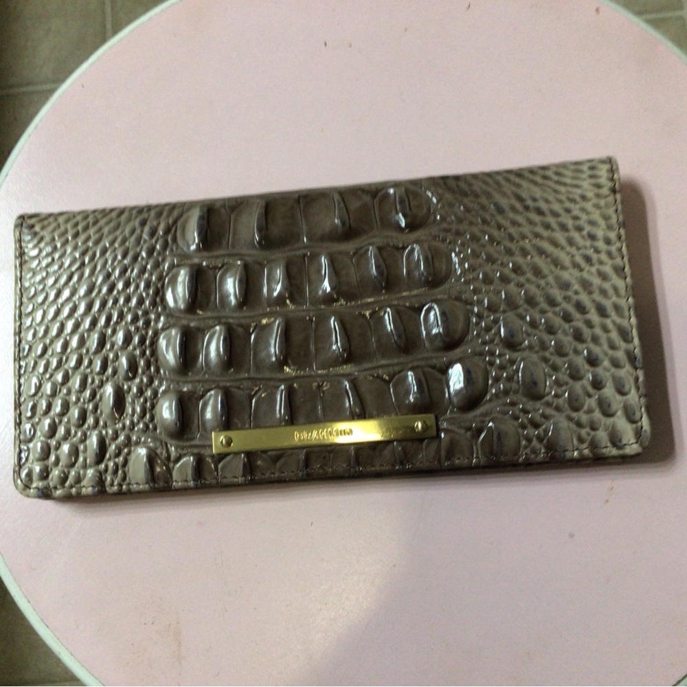 Brahmin ADY Wallet Croc-Embossed  gradient Taupe to Brown tones